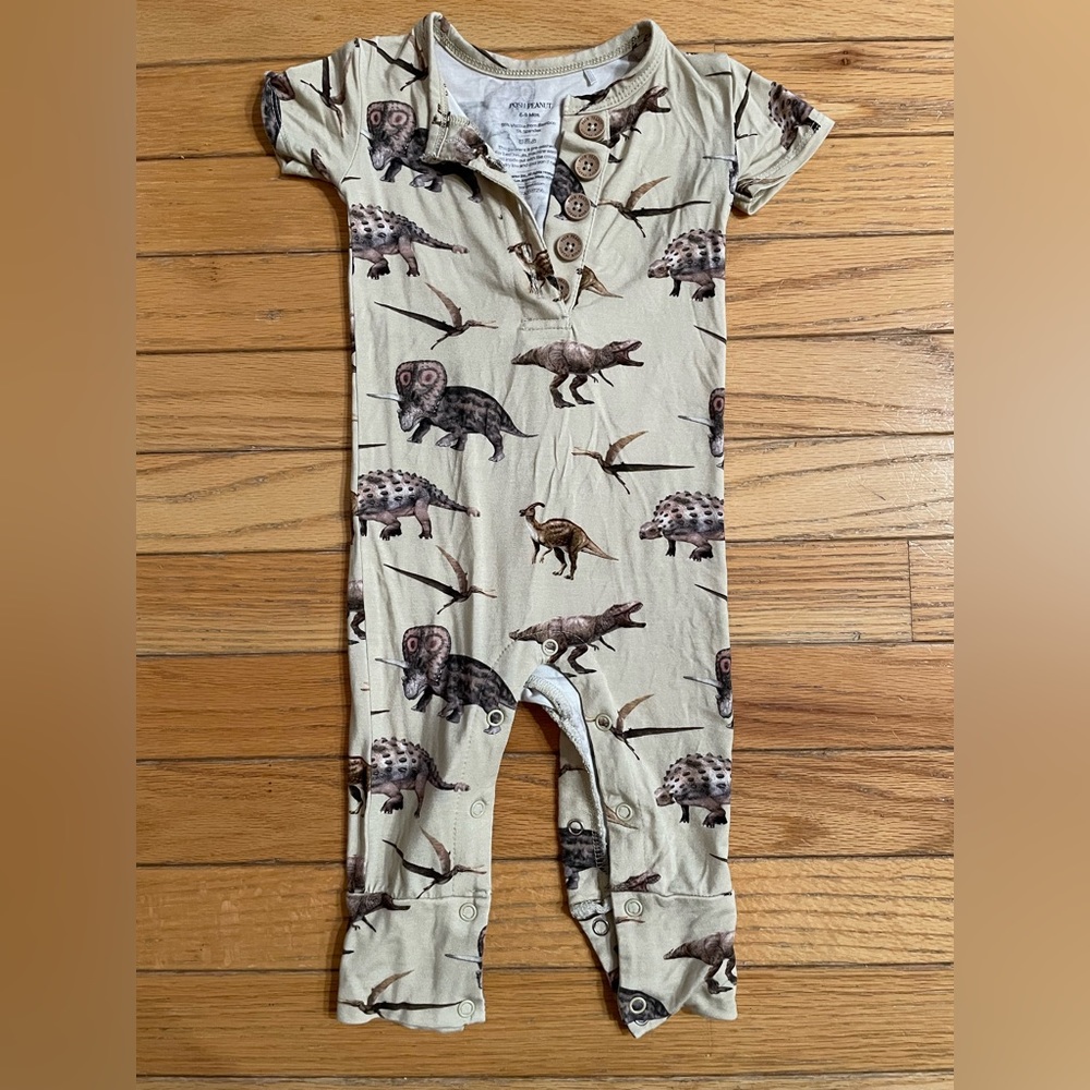 Posh peanut bamboo s/s Henley romper vintage Dino dinosaur 6-9 months shorts